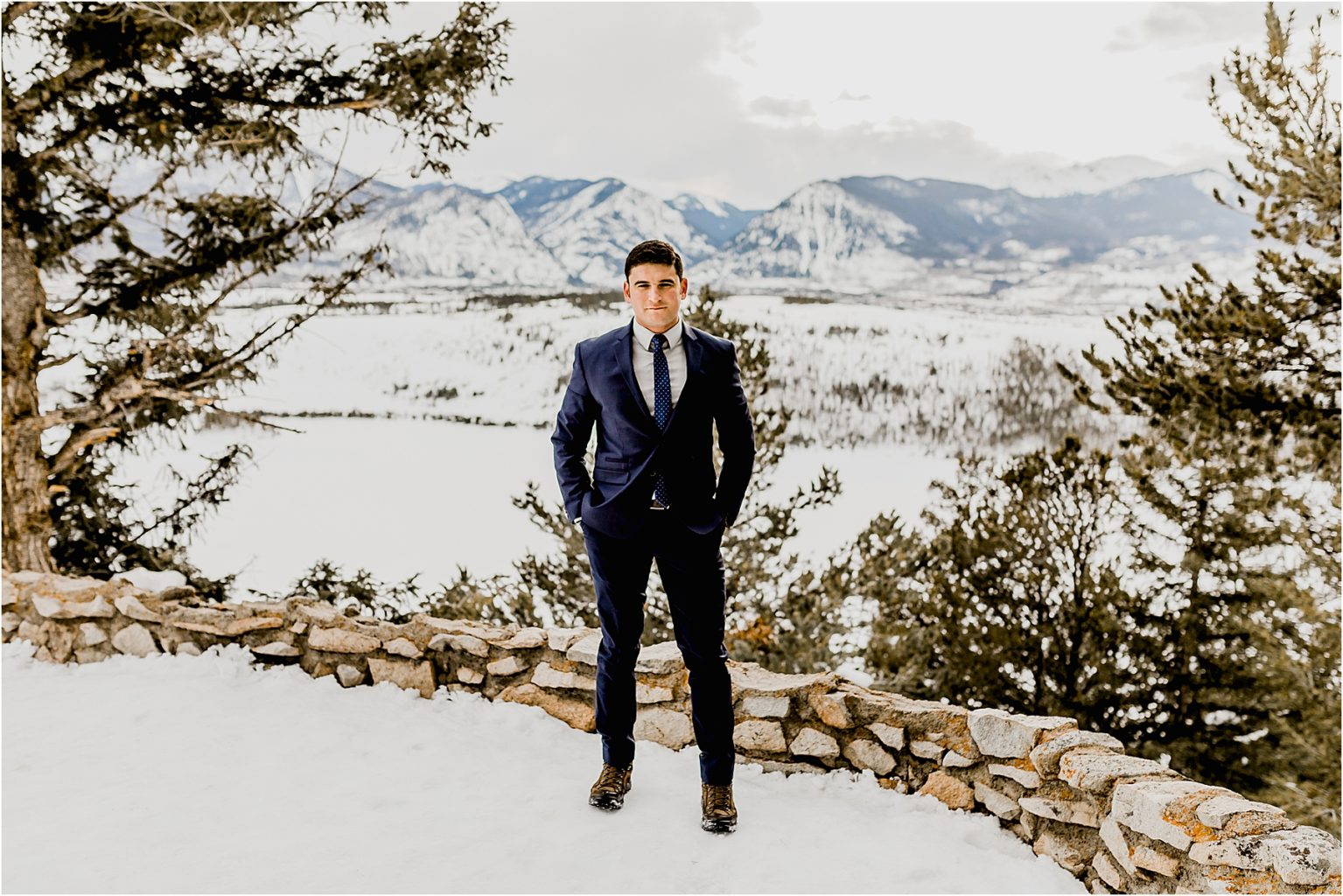 groom photos at sapphire point overlook