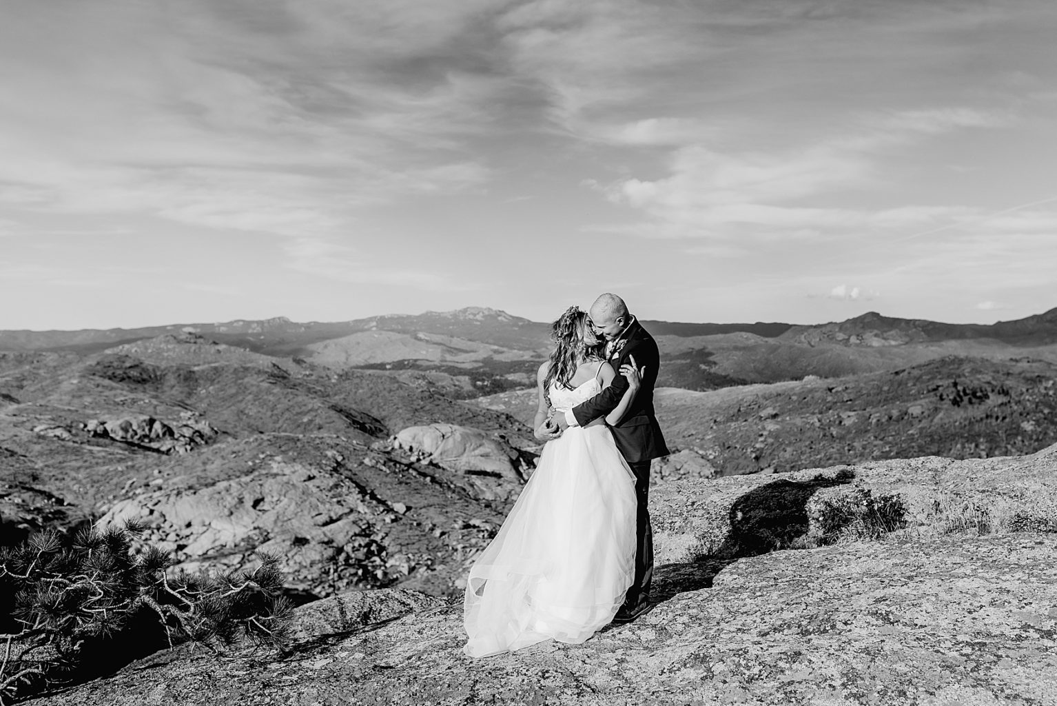 bride and groom elopement in the beautiful mountains of Colorado